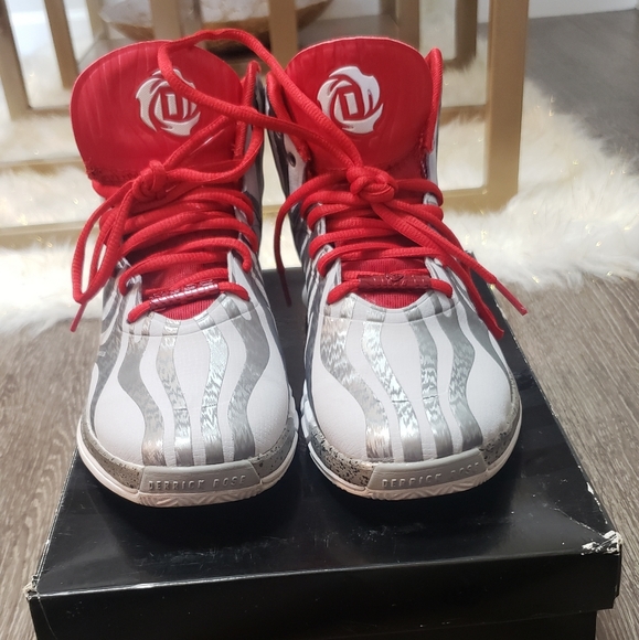 Sneakers - Picture 1 of 2